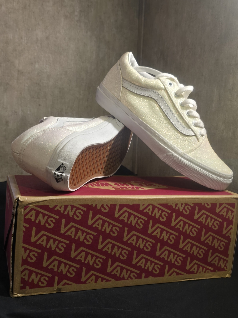 Vans Glitter Old Skool Grade School Sneakers in Pearl White - Picture 2 of 3